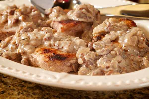 Black Walnut Praline Pork Chops and Apples